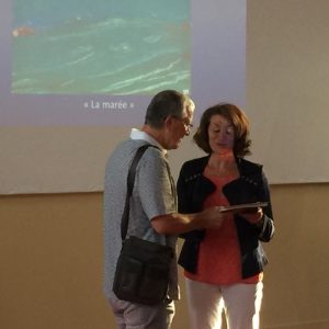 Remise du Prix de la ville de Senlis à Gérard Obadia par Mme le Maire, Pascale Loiseleur